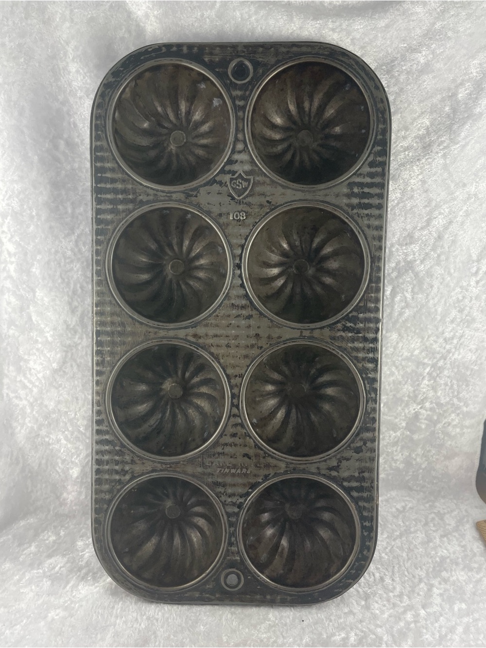 Vintage GSW General Steel Works Roind Swirl Muffin Baking Pan #108
